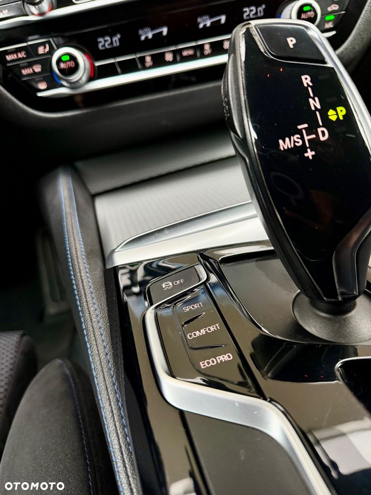 BMW Seria 5 520d xDrive Sport Line sport - 31