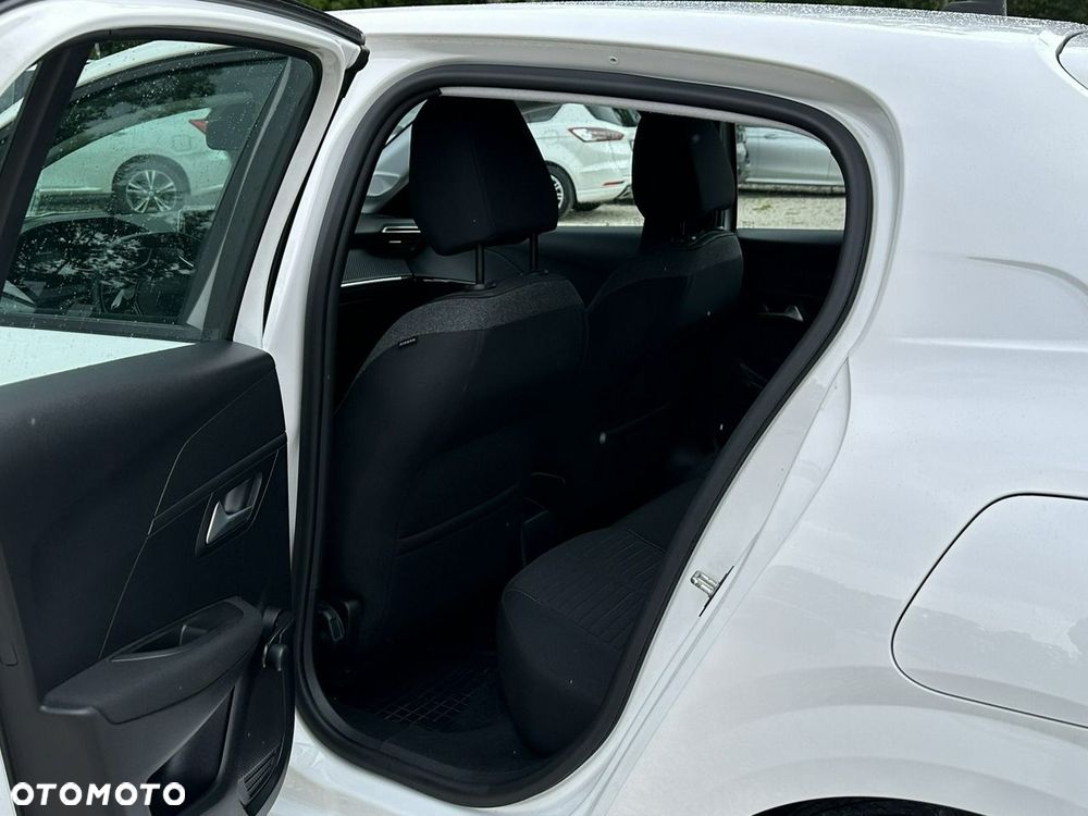 Peugeot 208 - 14
