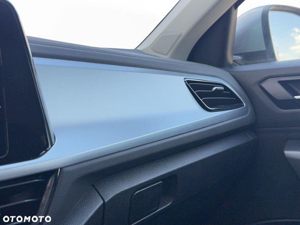 Volkswagen T-Roc 1.5 TSI Life - 23
