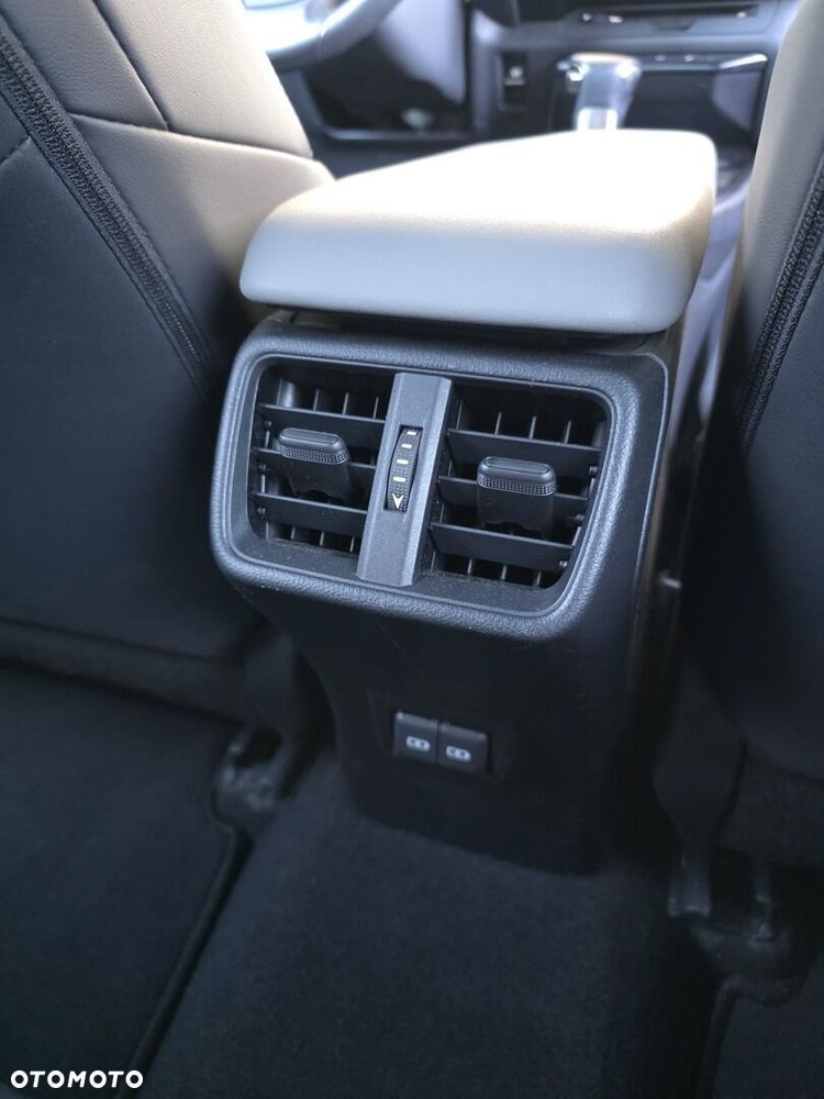 Lexus UX - 22