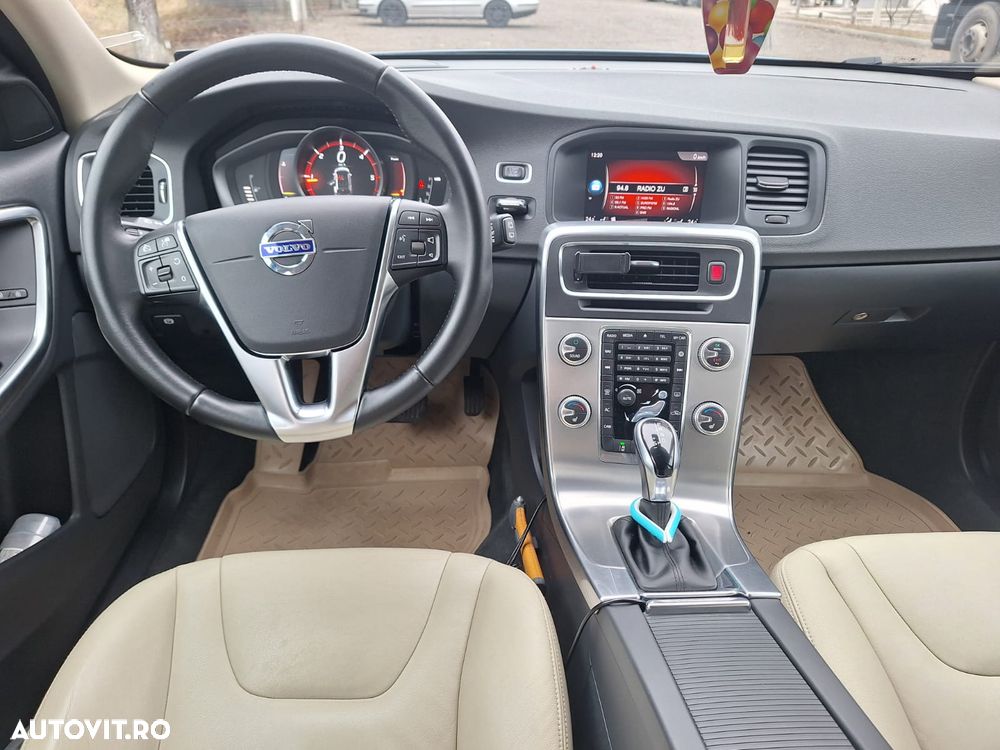 Volvo V60 D3 Summum - 11