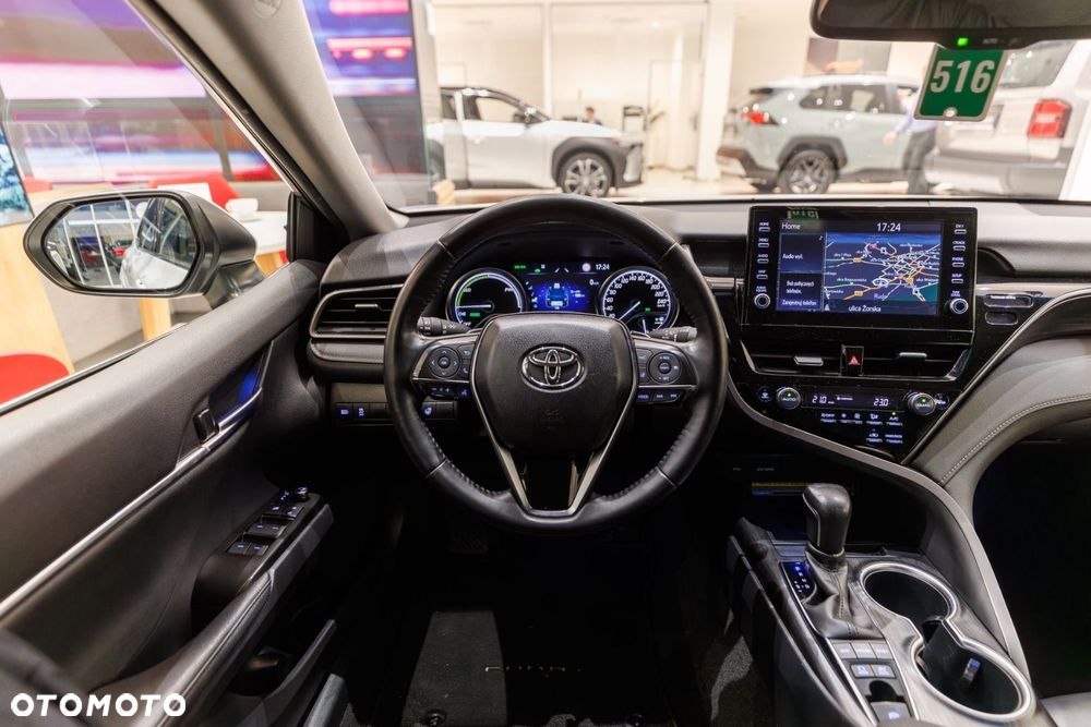 Toyota Camry - 23