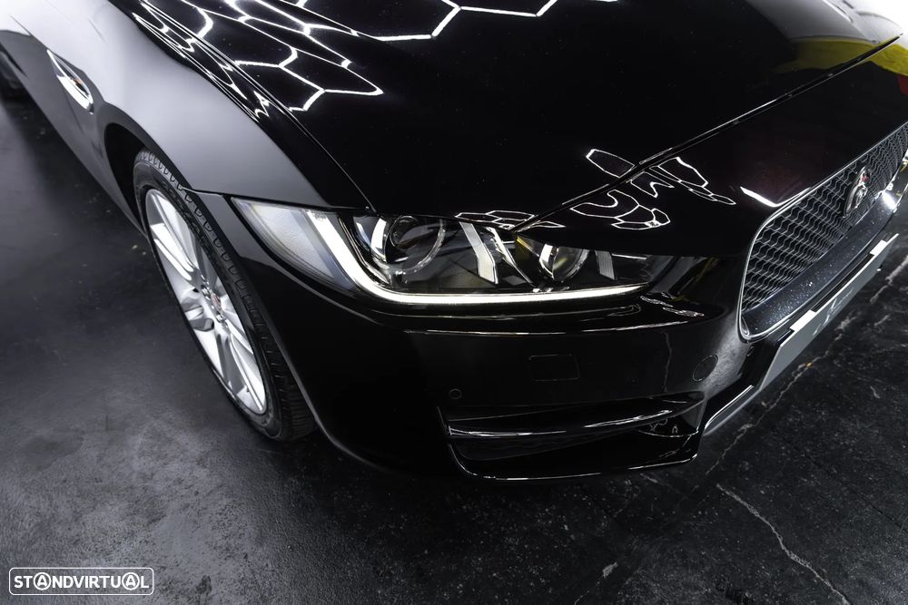 Jaguar XE 2.0 D Prestige Aut. - 11