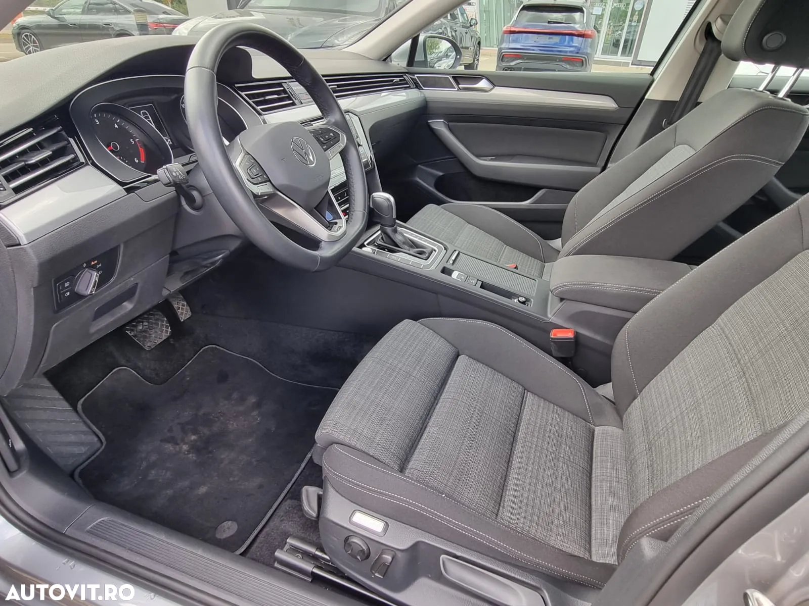 Volkswagen Passat 2.0 TDI DSG Comfortline - 12