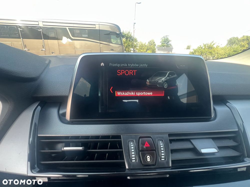 BMW Seria 2 216d Advantage - 28