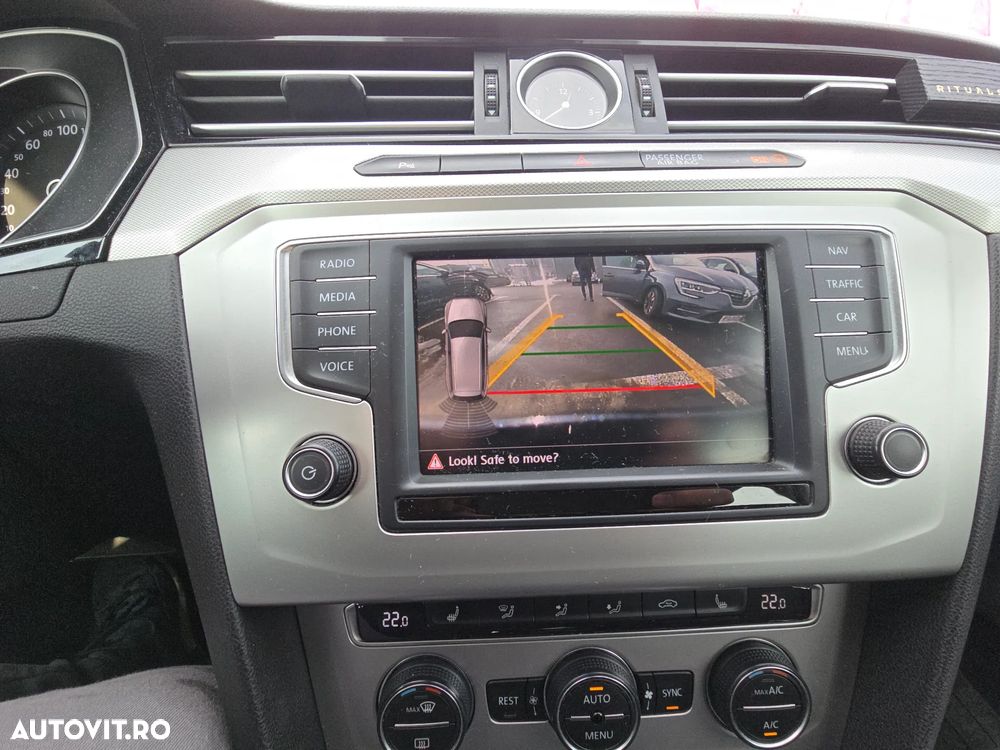 Volkswagen Passat 2.0 TDI SCR BlueMotion Comfortline - 19