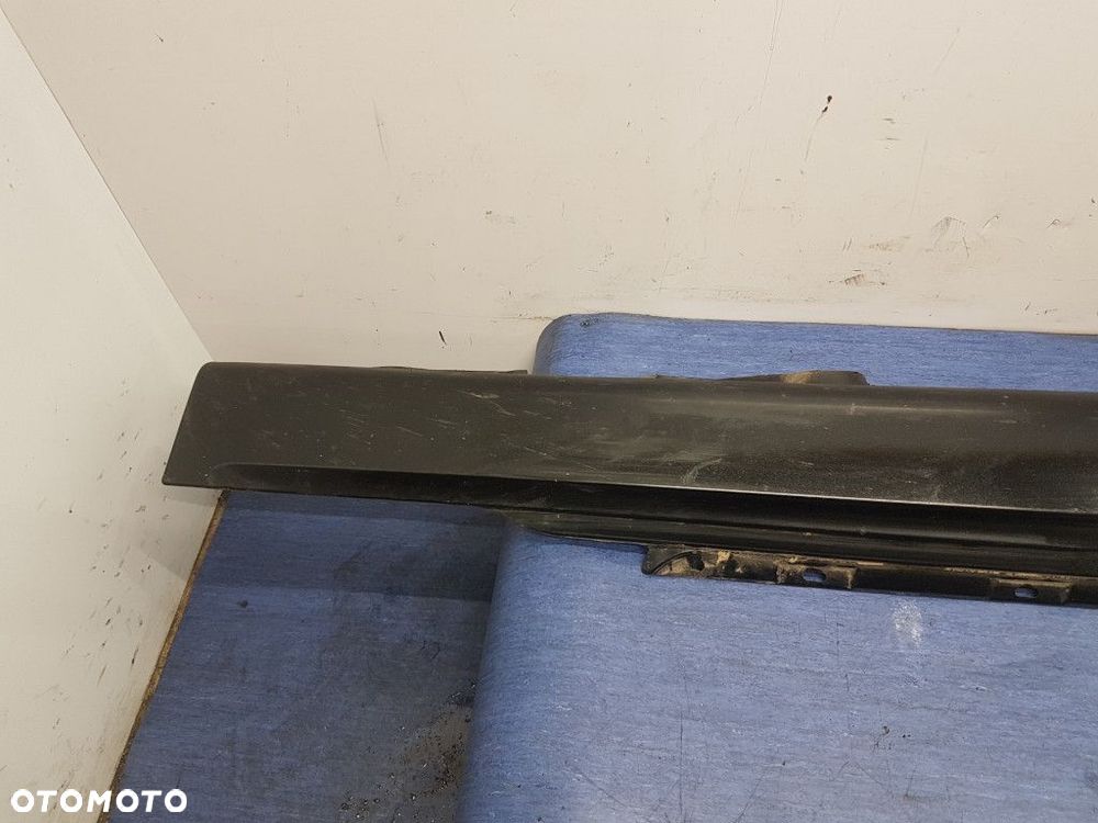 BMW 6 E63 NAKŁADKA NA PRÓG PRAWA PLASTIK - 2