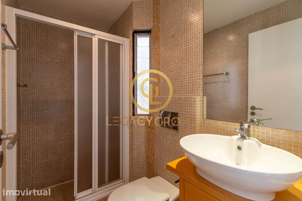 Vilamoura – Moradia Geminada T3 Duplex junto aos Campos de Golfe - Grande imagem: 4/36