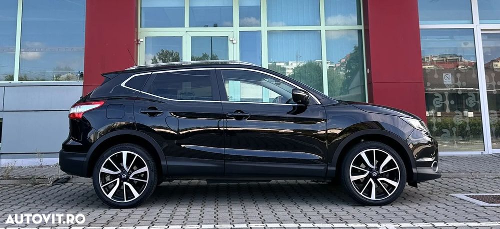 Nissan Qashqai 1.6 DCI Xtronic TEKNA - 24