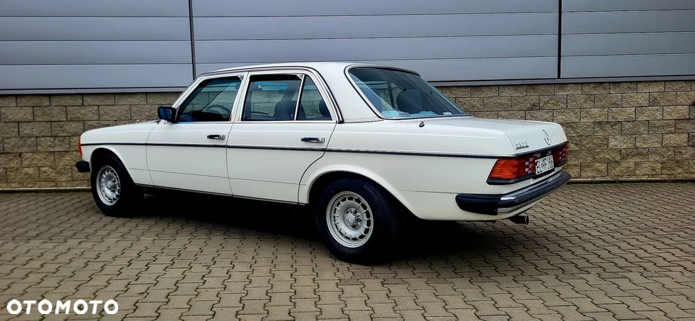 Mercedes-Benz W123 - 3