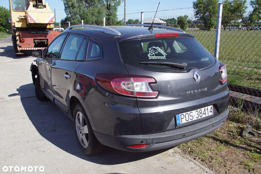 Auto na części - Renault Megane III 1.6 16V 110 KM K4M858 TL4030 TEB66 2011R Silnik Skrzynia Drzwi Błotnik Klapa Zderzak Lampa Lusterko Klamka Szyba Deska Kokpit Sterownik Moduł Czujnik Licznik Wyświetlacz Panel Kierownica - 6