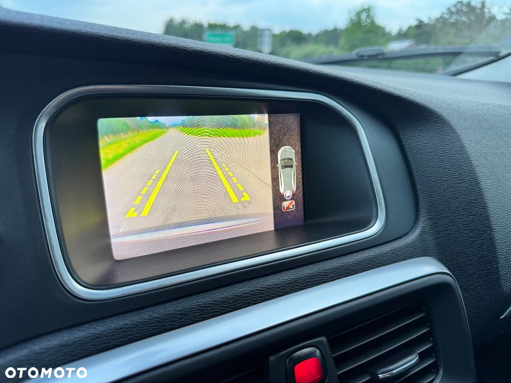 Volvo V40 D3 Momentum - 30
