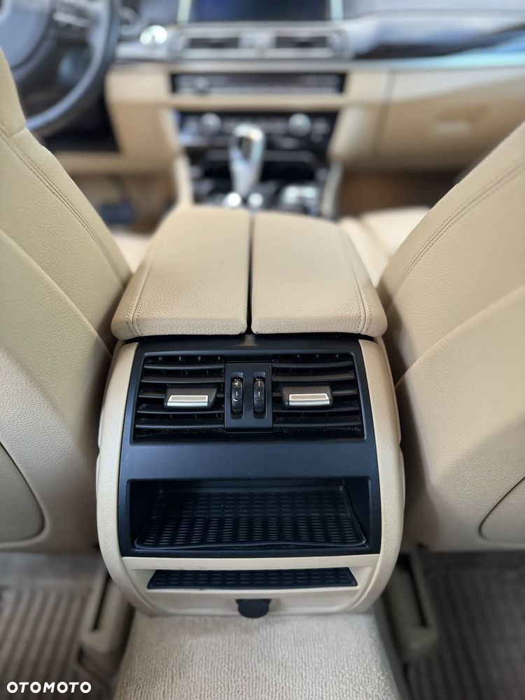 BMW Seria 5 525d Luxury Line - 26