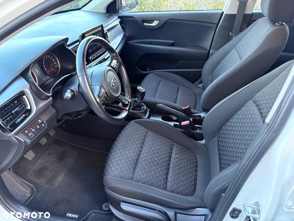 Kia Rio - 14