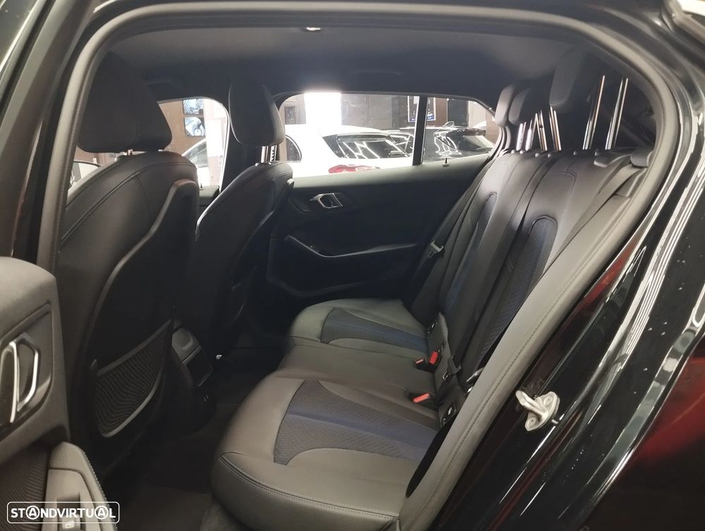 BMW 116 d Pack Desportivo M - 11