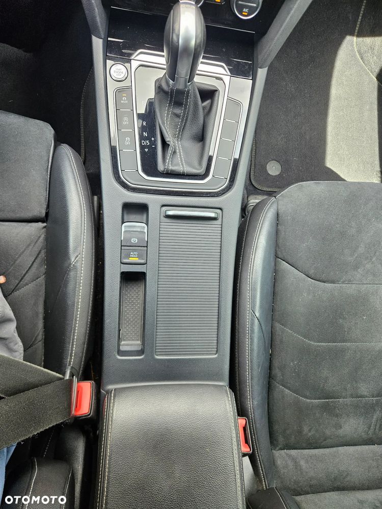 Volkswagen Arteon 2.0 TSI R-Line DSG - 22