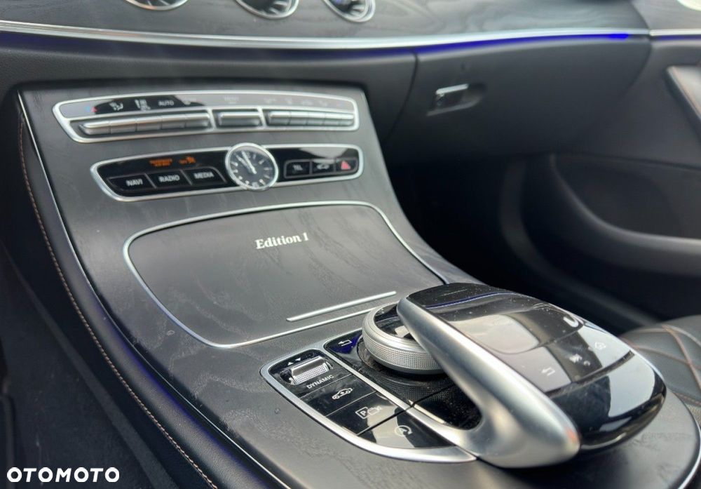 Mercedes-Benz CLS - 22