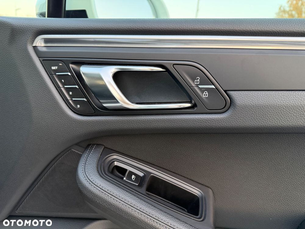 Porsche Macan Standard - 32