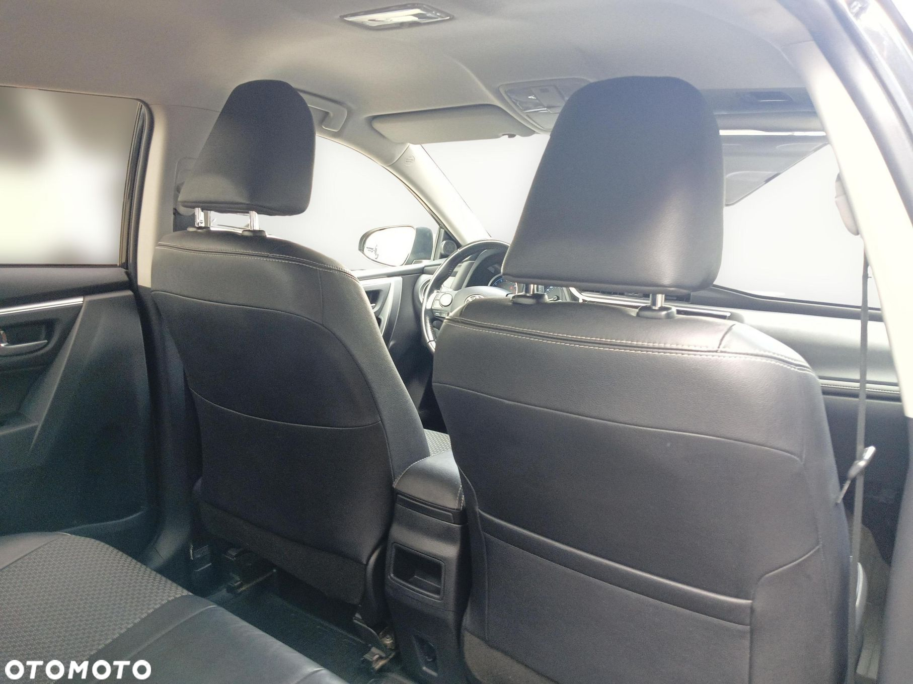 Toyota Corolla 1.6 Prestige EU6 - 12