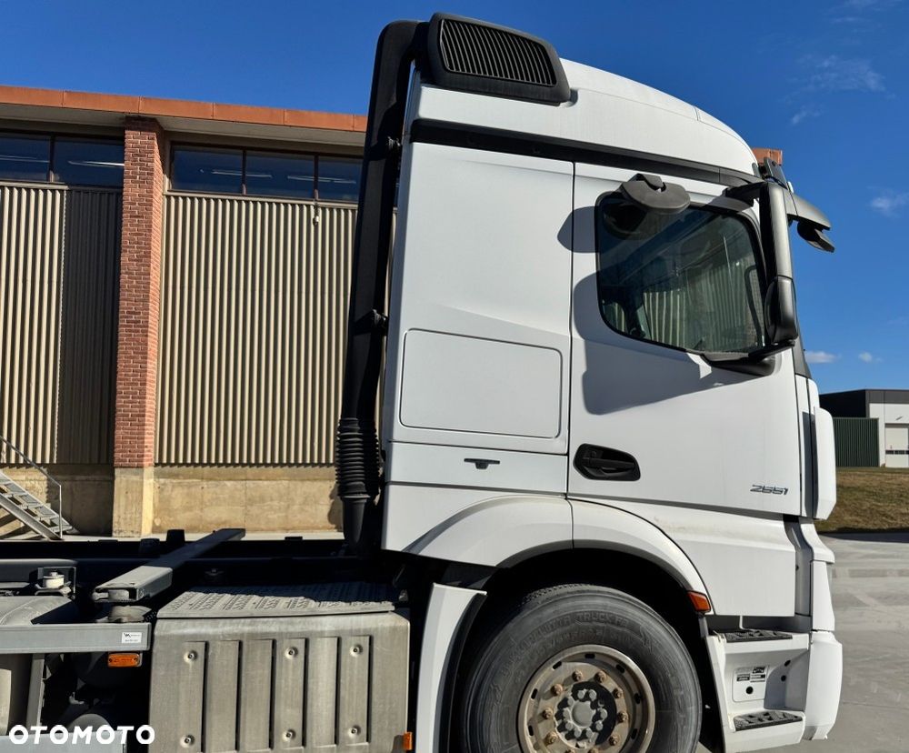 Mercedes-Benz Actros 2551 - 4