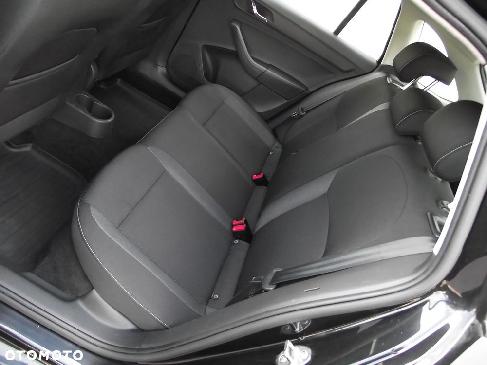 Skoda RAPID 1.2 TSI Ambition - 20