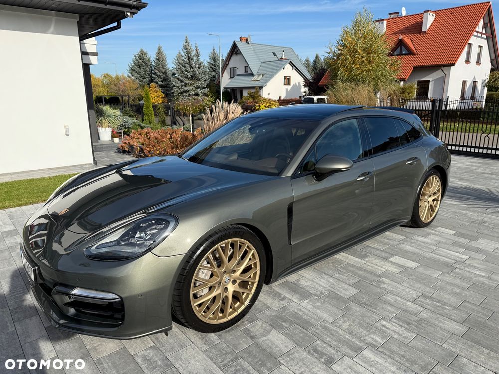 Porsche Panamera 4 Platinum Edition - 12