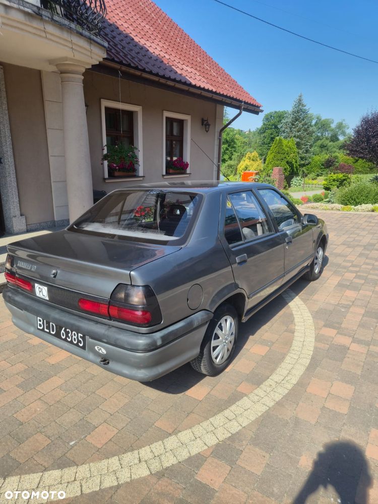 Renault 19 - 4
