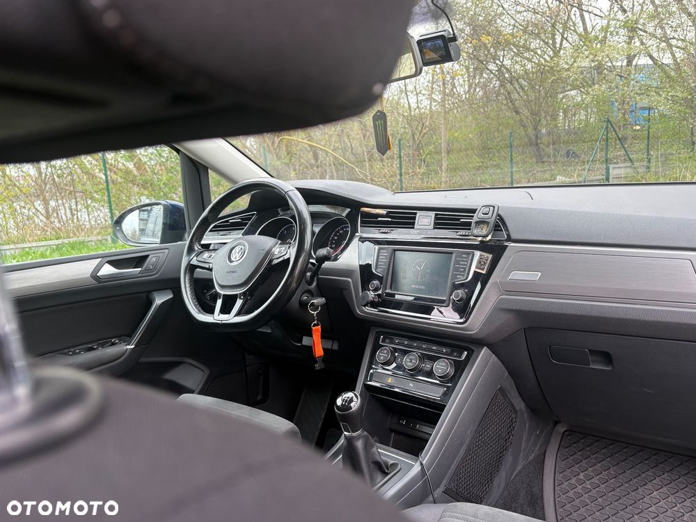 Volkswagen Touran 1.6 TDI BMT SCR Comfortline - 11