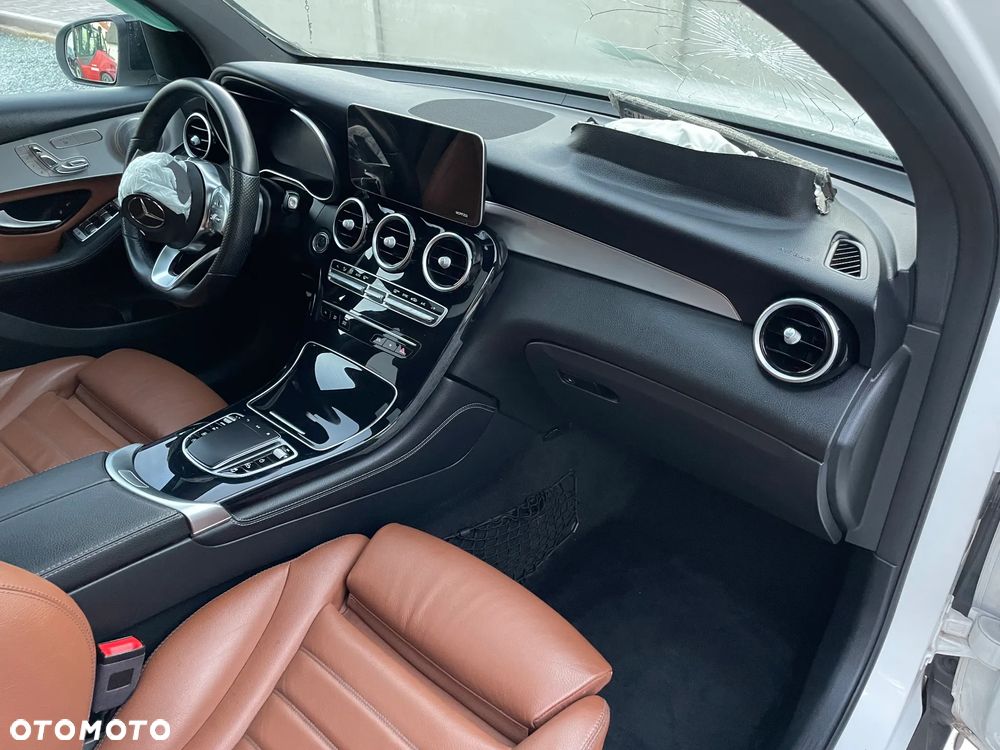 Mercedes-Benz GLC 220 d 4Matic 9G-TRONIC AMG Line - 27