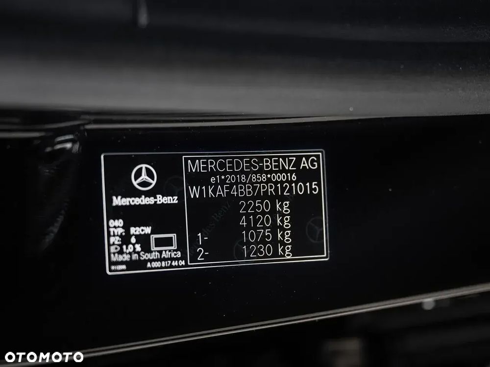 Mercedes-Benz Klasa C 180 mHEV AMG - 32