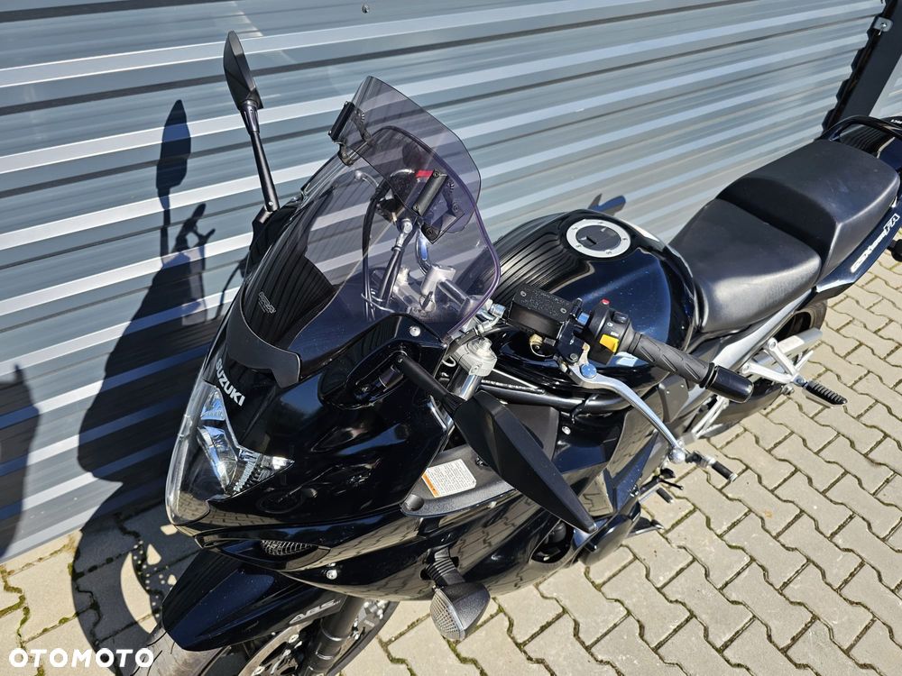 Suzuki GSX - 16