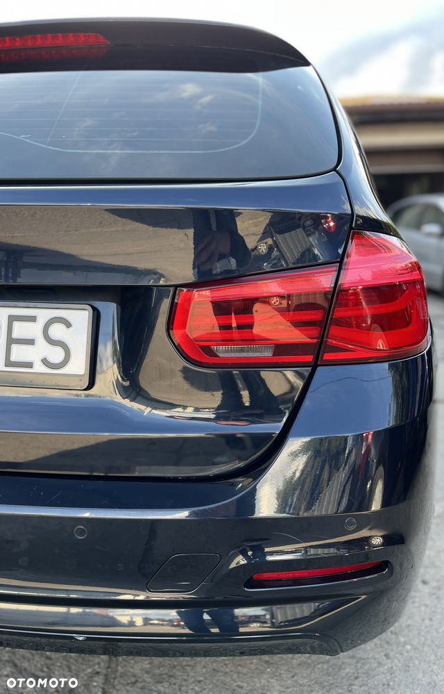 BMW Seria 3 320d Efficient Dynamics Luxury Line Purity - 17