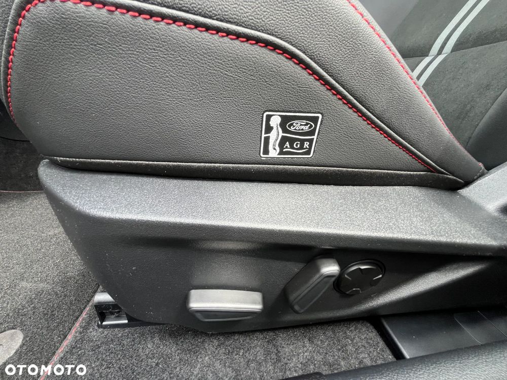 Ford Focus 2.3 EcoBoost ST X - 23