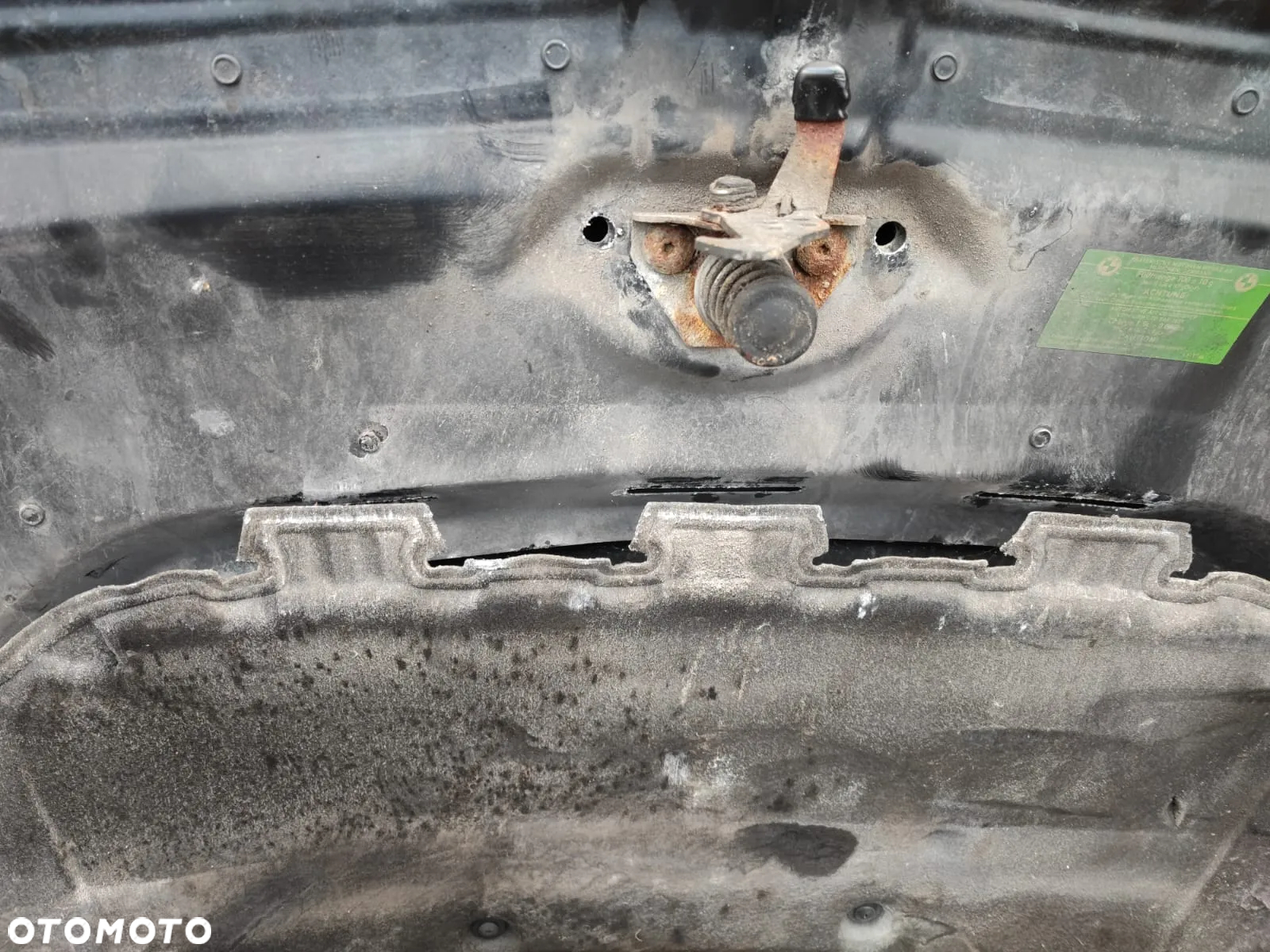 BMW E60 / E60 LCI / E61 / E61 LCI. ORYGINALNA MASKA PRZEDNIA / POKRYWA SILNIKA O NR: 7 111 385 OEM. DO LAKIEROWANIA. - 23