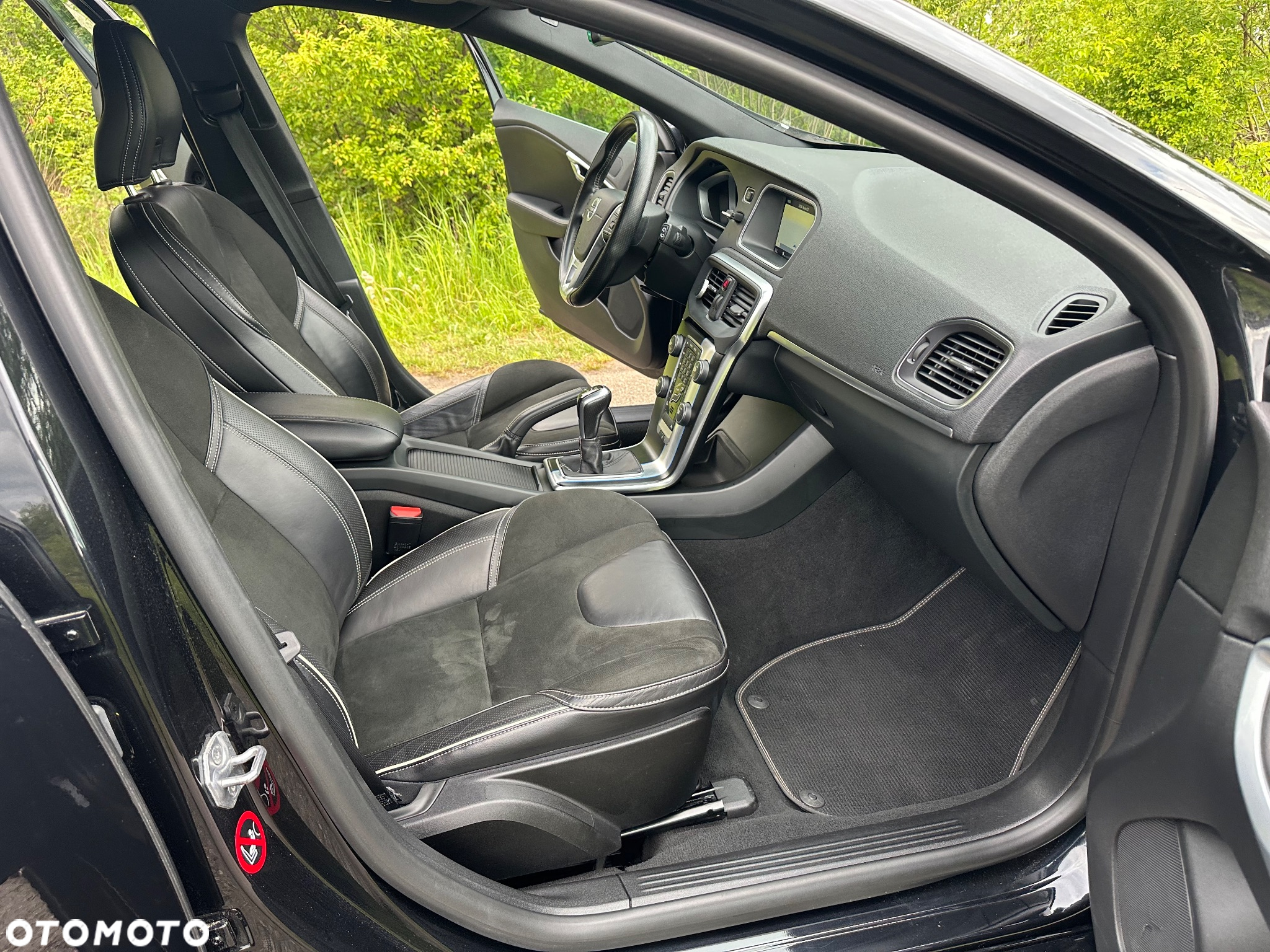 Volvo V40 D4 Drive-E R-Design Momentum - 12