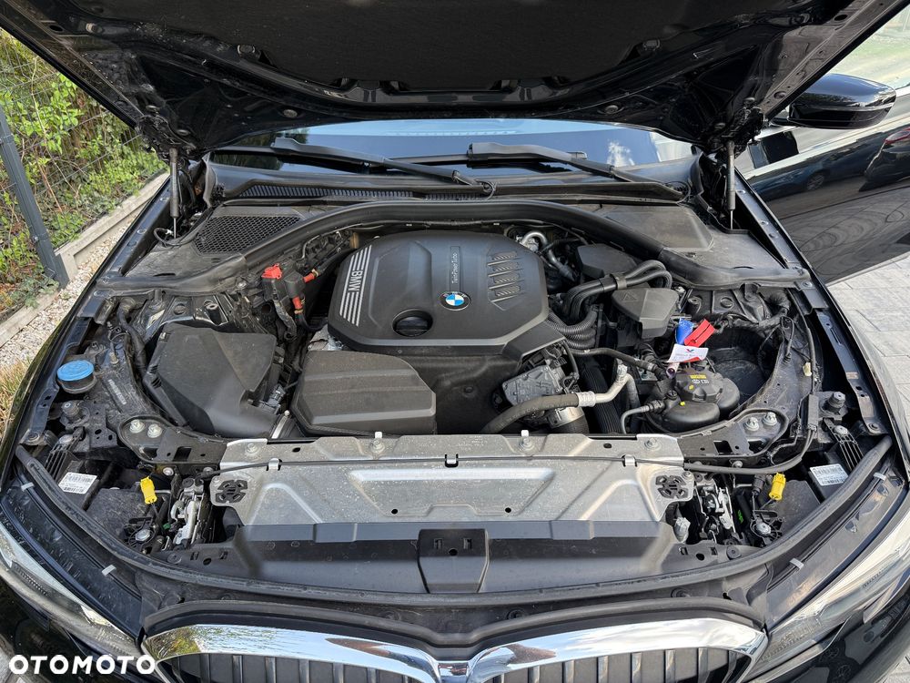 BMW Seria 3 320d Sport Line - 16