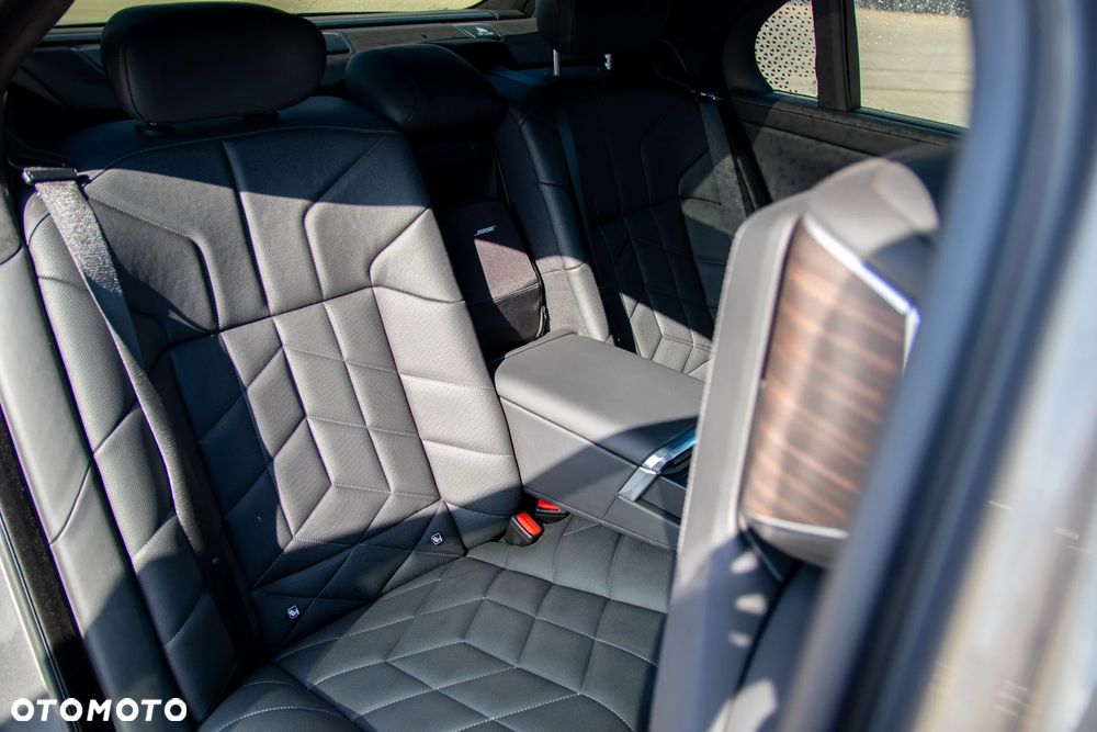 BMW Seria 7 - 15
