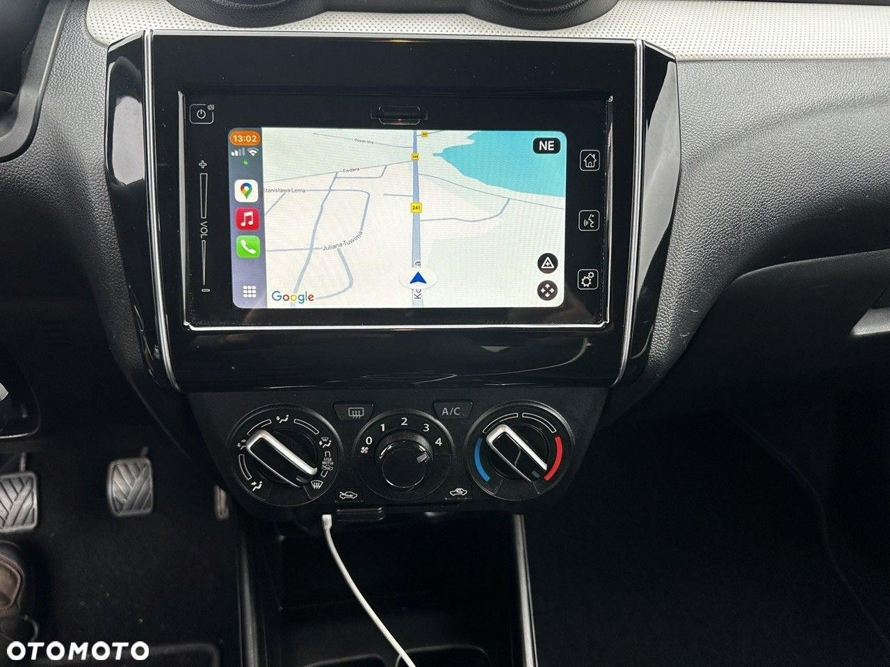 Suzuki Swift 1.2 Premium Plus - 21
