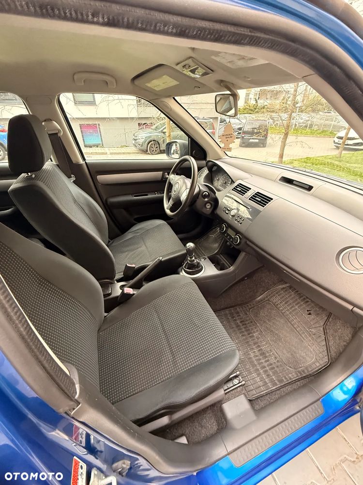 Suzuki Swift - 13
