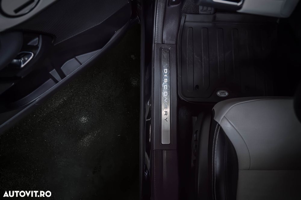 Land Rover Discovery 3.0D 250 MHEV R-Dynamic HSE - 11