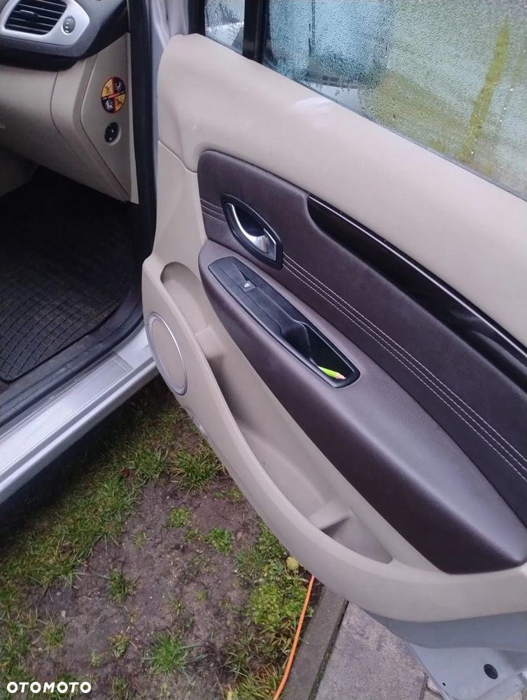 Renault Grand Scenic dCi 150 Automatik Bose Edition - 17