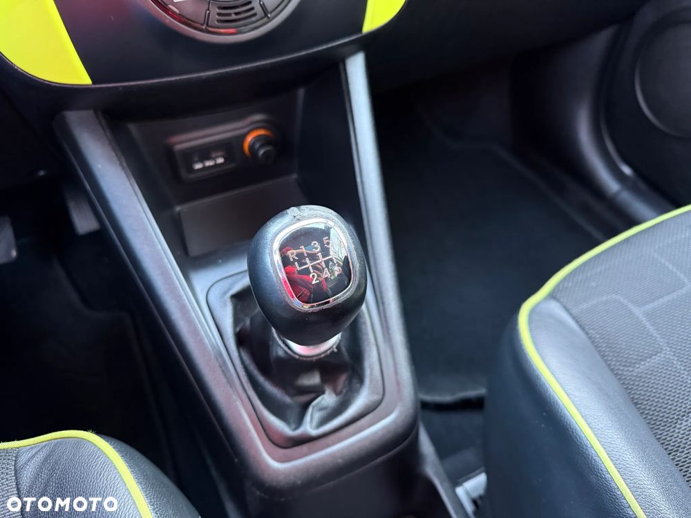 Kia Venga 1.6 CRDi 128 ISG Spirit - 17