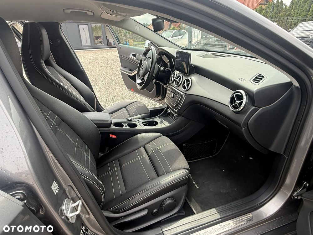 Mercedes-Benz GLA 200 7G-DCT Activity Edition - 23