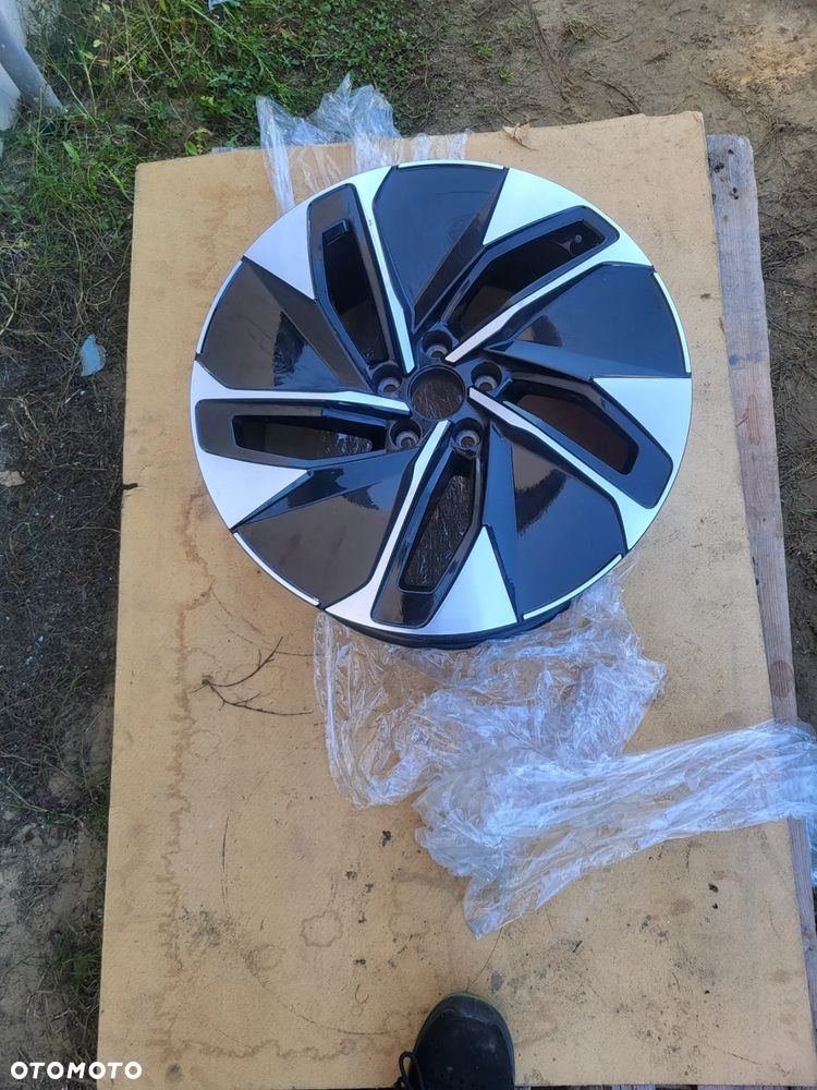 VW ID4 11A FELGA 8X19 ET45 5X112 11A601025 - 1