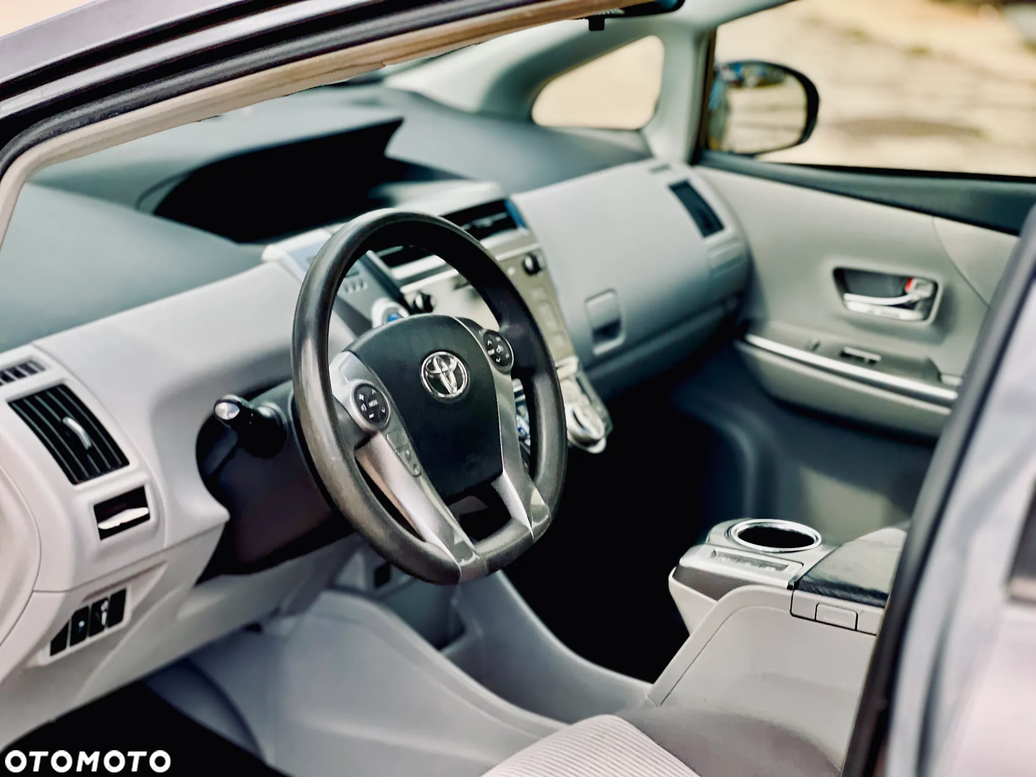 Toyota Prius - 4