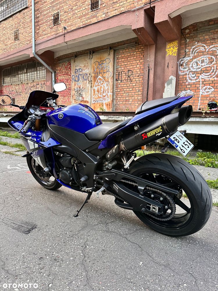 Yamaha R1 - 5