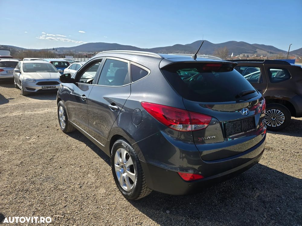 Hyundai ix35 2.0 CRDI 4WD Premium - 3