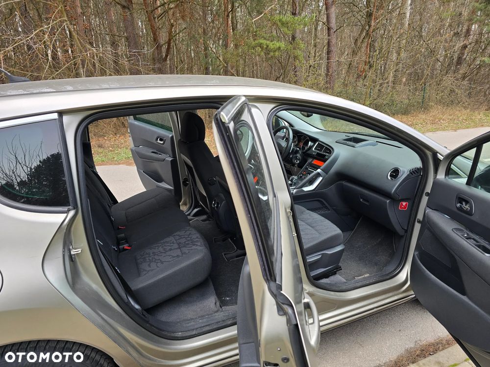 Peugeot 3008 Hybrid4 - 19