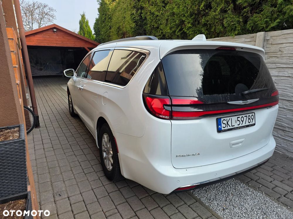 Chrysler Pacifica - 5