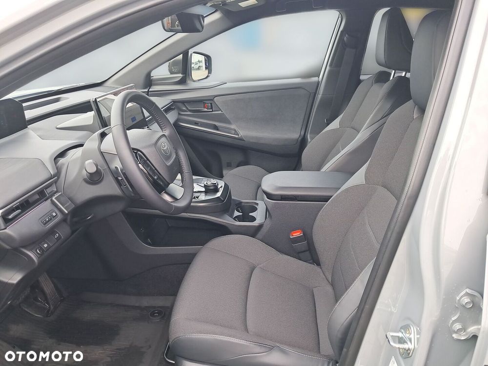 Toyota C-HR+ - 7